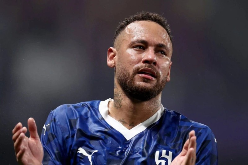  内马尔主帅豪言今晚必须击败哈兰德,否则辞职了吗 