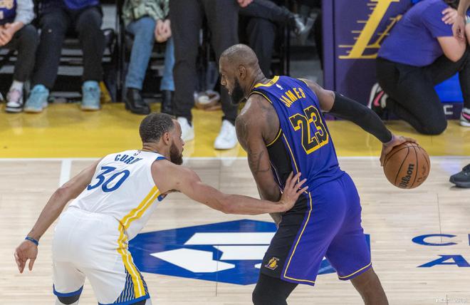 库里官方公布新规，掀起高潮引发争议，刷新队史纪录球迷热议！的简单介绍