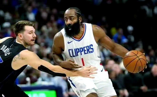 快船绝杀时刻，掀起高潮点燃赛场，哈登迎来胜利！