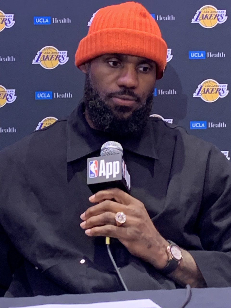 詹姆斯遭遇十连败，加拿大队教练面临压力！的简单介绍